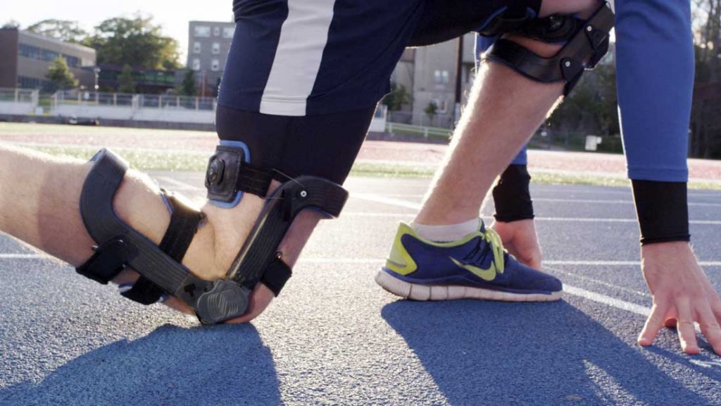 Hinged Knee Brace vs Regular Knee Brace: What’s the Difference? 
